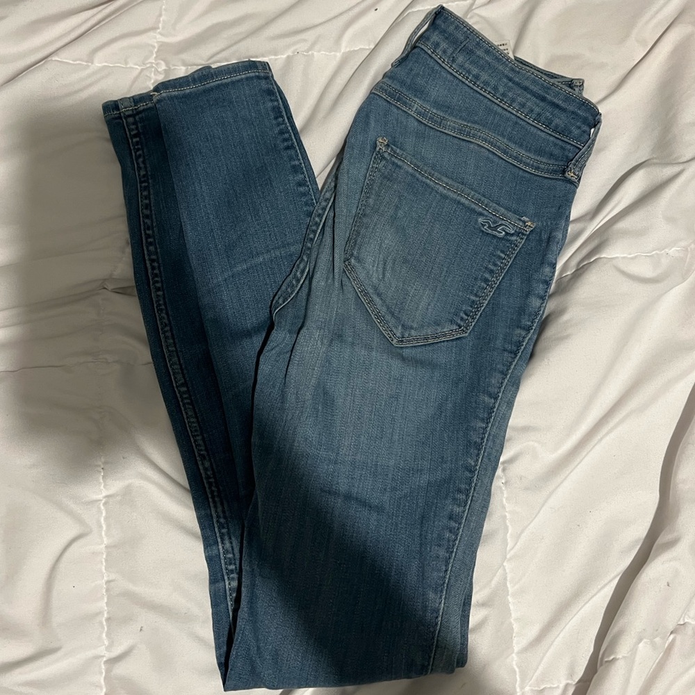 Ripped skinny jeans